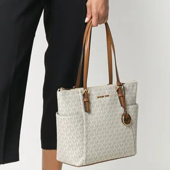 SALE! ✅ Michael Kors Jet Set EW Logo Tote Bag Vanilla / Acorn ⭐ NWT - Picture 8 of 17